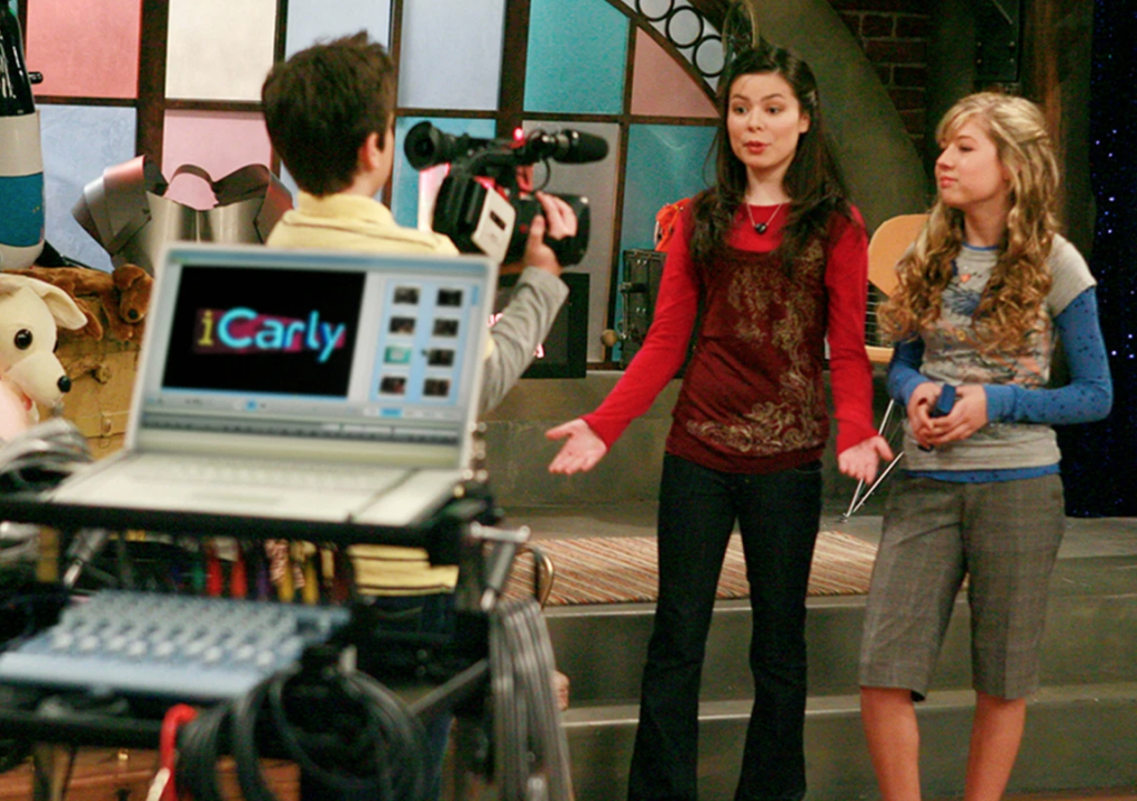 iCarly Revival Behind the Scenes And Cast Secrets With Jaidyn iCarly Revival Behind the Scenes And Cast Secrets With Jaidyn